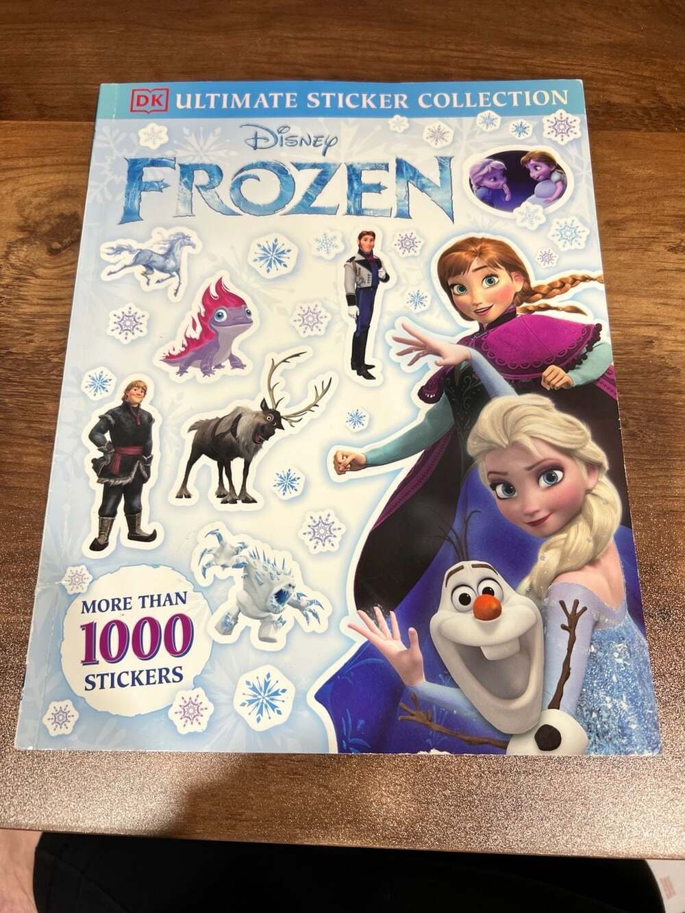 DK Disney Frozen Ultimate Sticker Collection (Includes Frozen 2) 1000+ Stickers